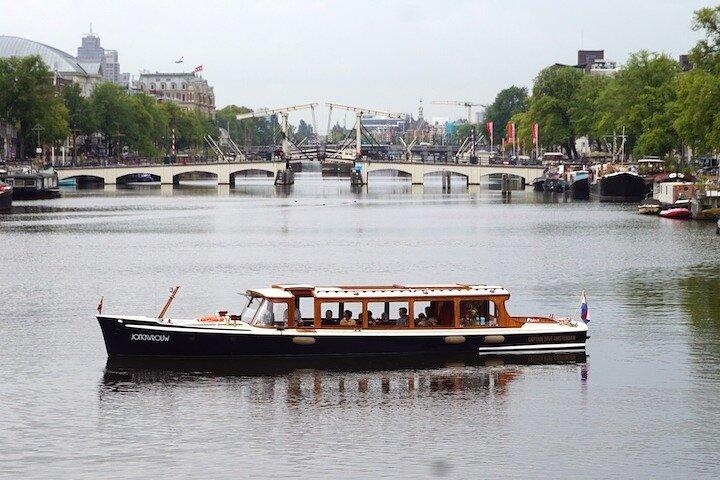 Canalside Bites & Winter Warmers: A One-Day Amsterdam Food Crawl for Solo Travelers in December